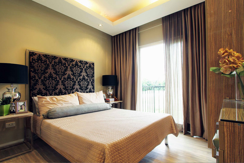 Pacific Coast Residences is a private resort-style home thoughtfully designed to fit any lifestyle. A gated community composed of 11 low-rise condominiums, the property sprawls out in 1.6 hectares of land. It creates a feel of the charming seaside communities along the Pacific Coast in California. Here, your family can enjoy the amenities of a resort and the comfort and security of living in a gated community.